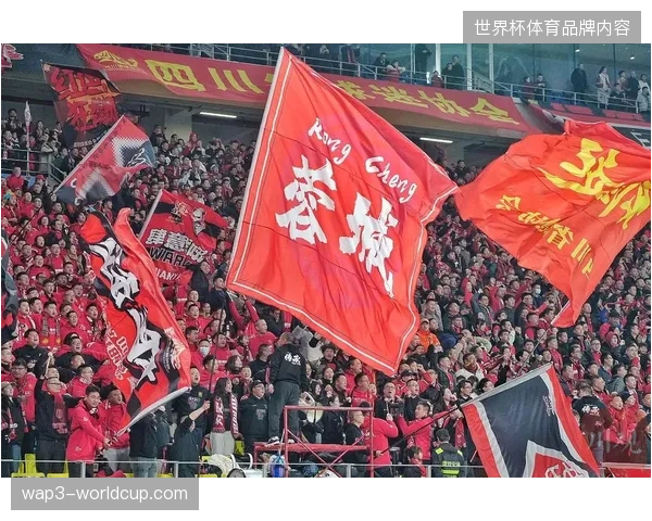 成都蓉城虽以不败战绩领跑，但近期两连败暴露锋线缺少韦世豪后的进攻终结短板